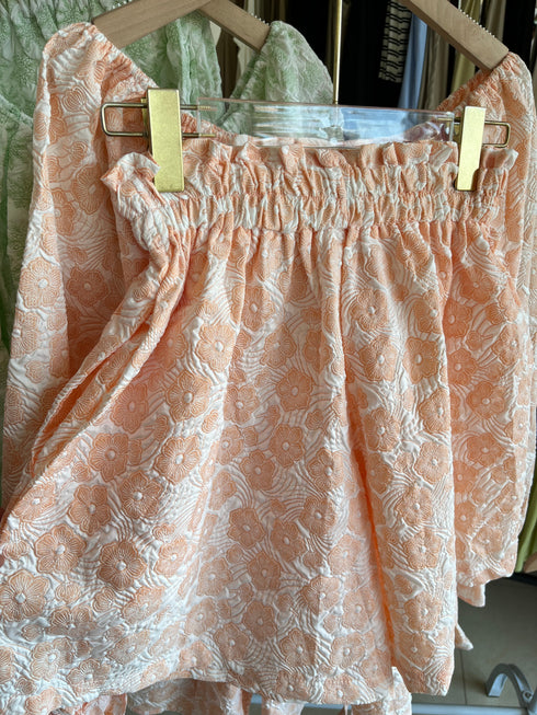 Women Round Neckline Lantern Sleeves Flounce Tops With Shorts